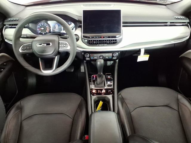 Used 2023 Jeep Compass Limited image 10