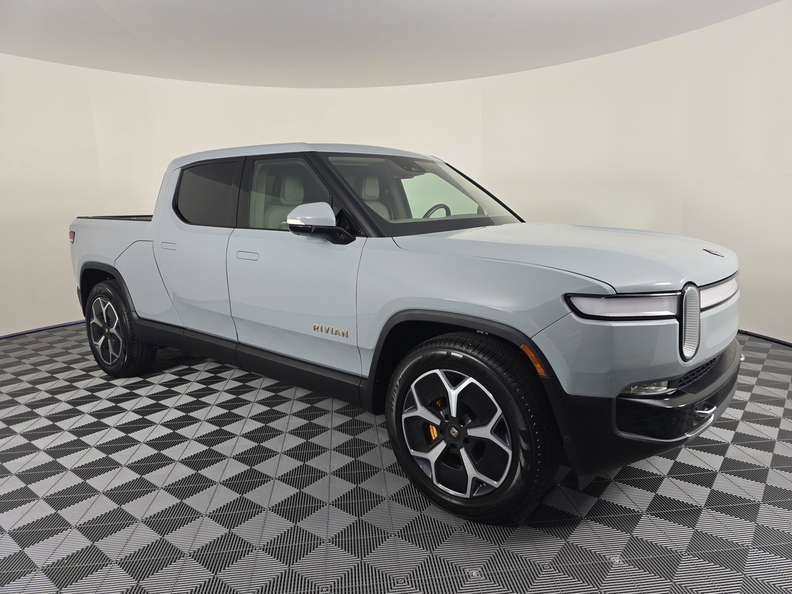 Used 2022 Rivian R1T Adventure image 7
