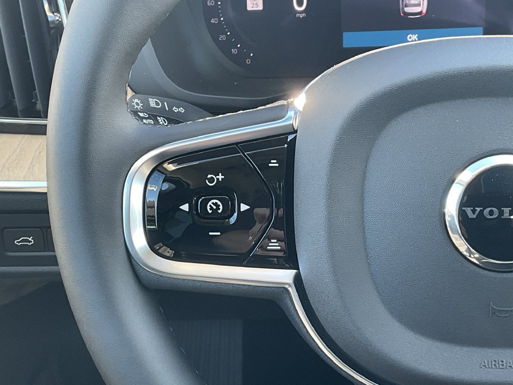 New 2027 Volvo XC60 T8 Plus AWD/4WD image 22