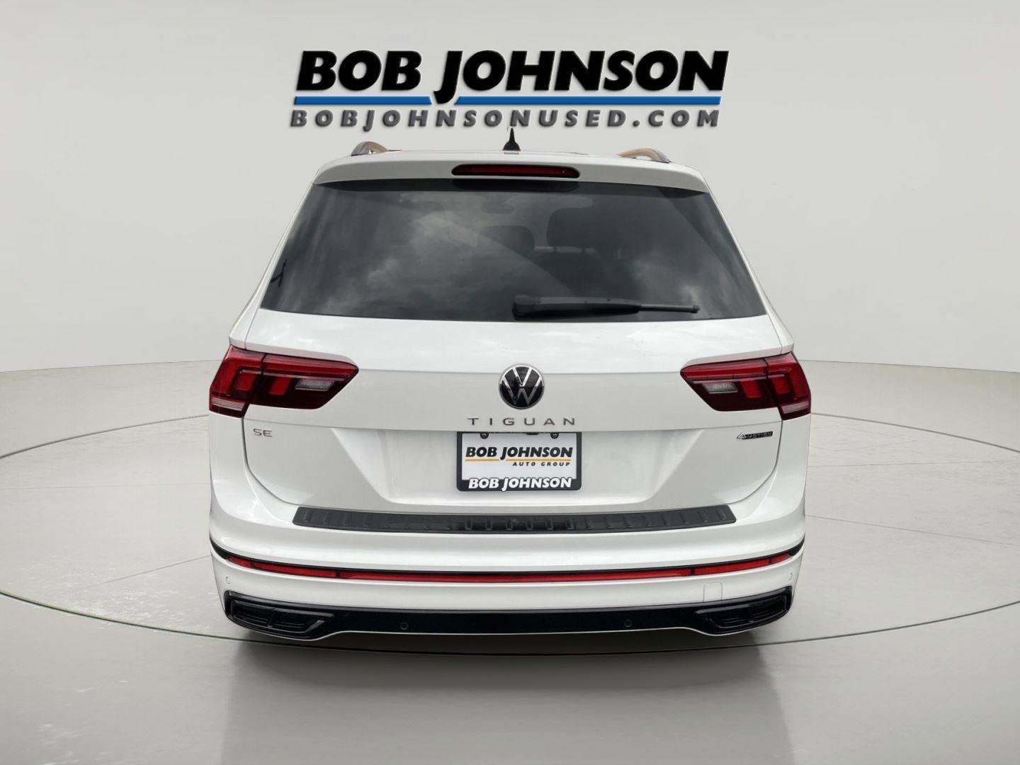 Used 2023 Volkswagen Tiguan SE R-Line AWD/4WD image 4