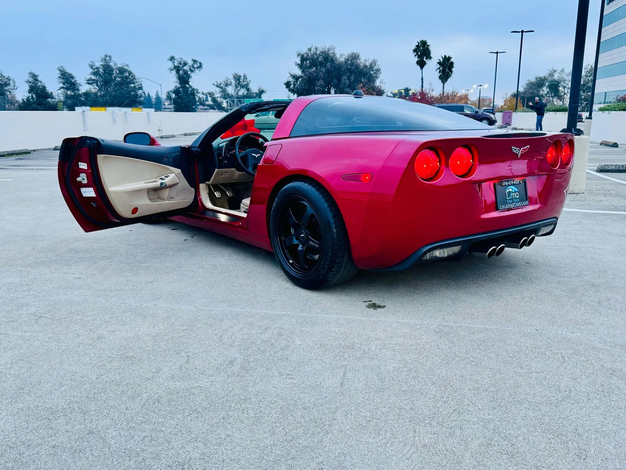 Used 2005 Chevrolet Corvette Coupe w/ Preferred Equipment Group image 46