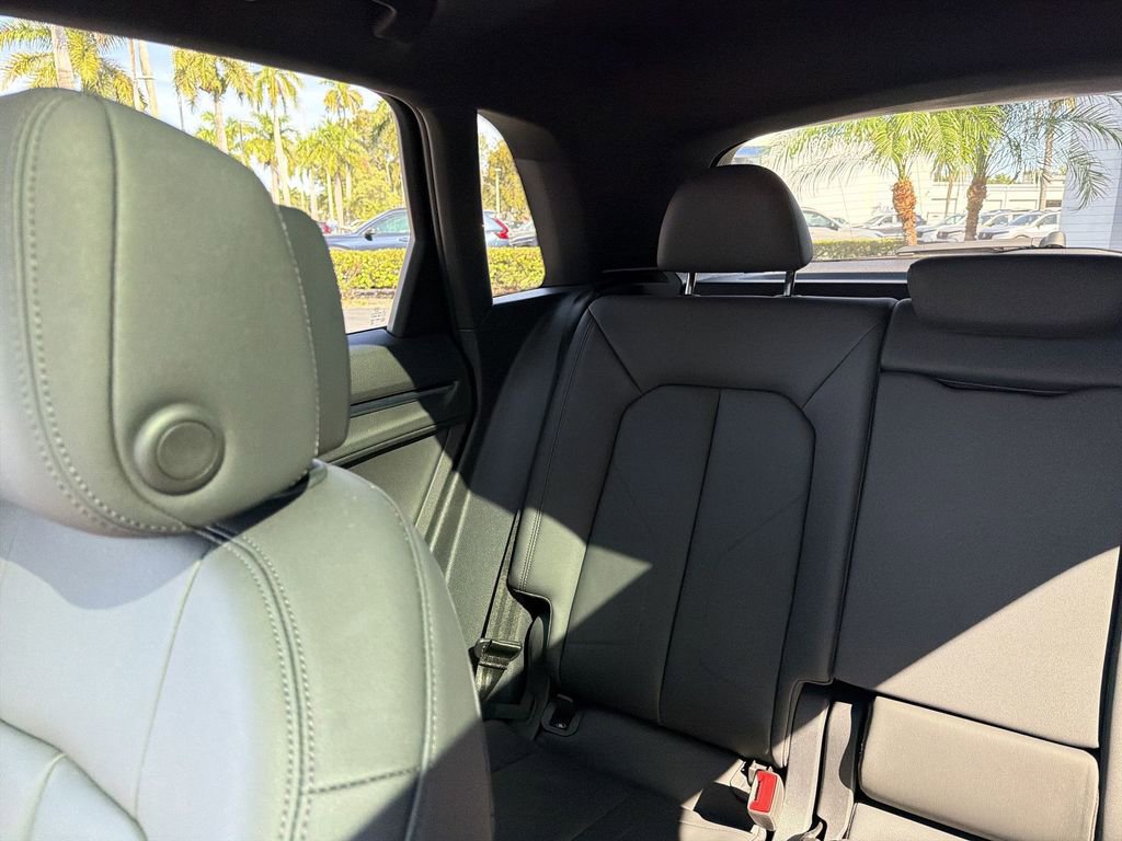 Used 2022 Audi Q3 2.0T Premium w/ Convenience Package image 11