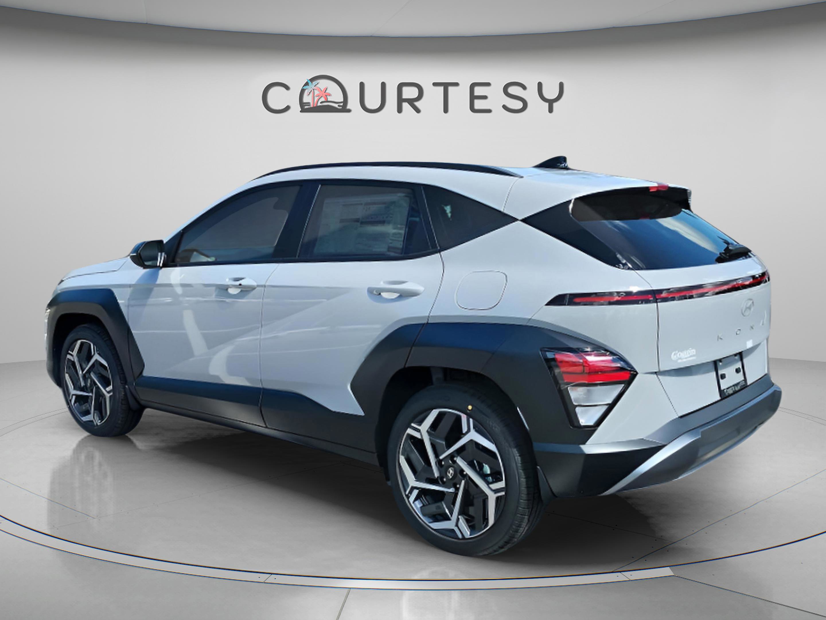 Used 2026 Hyundai Kona SEL Premium FWD image 4