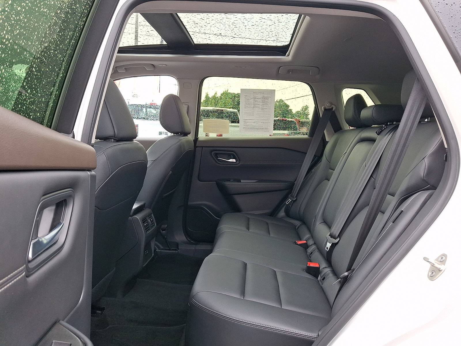 Used 2023 Nissan Rogue SL AWD/4WD image 11