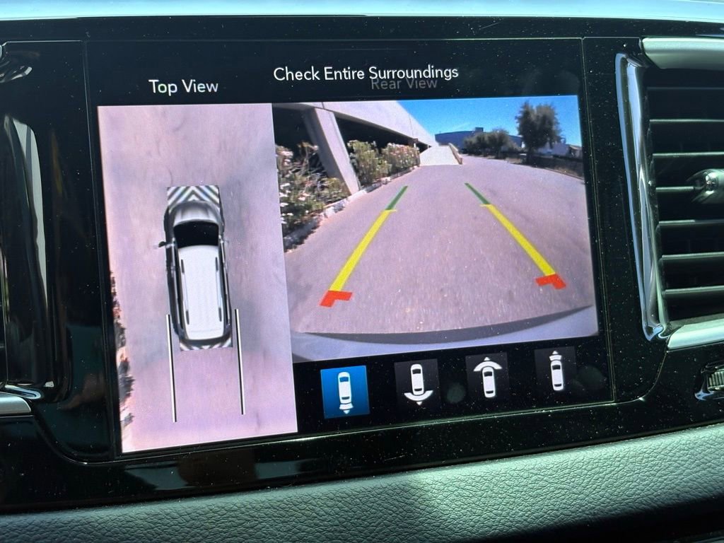 Used 2020 Chrysler Pacifica Touring-L Plus w/ Advanced Safetytec Group FWD image 15