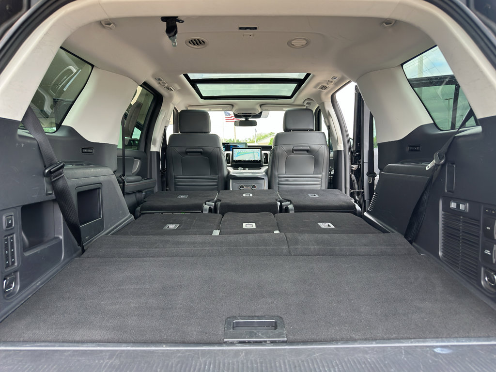 Used 2025 Ford Expedition Active AWD/4WD image 38