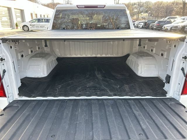 Used 2022 Chevrolet Silverado 1500 LT AWD/4WD image 26