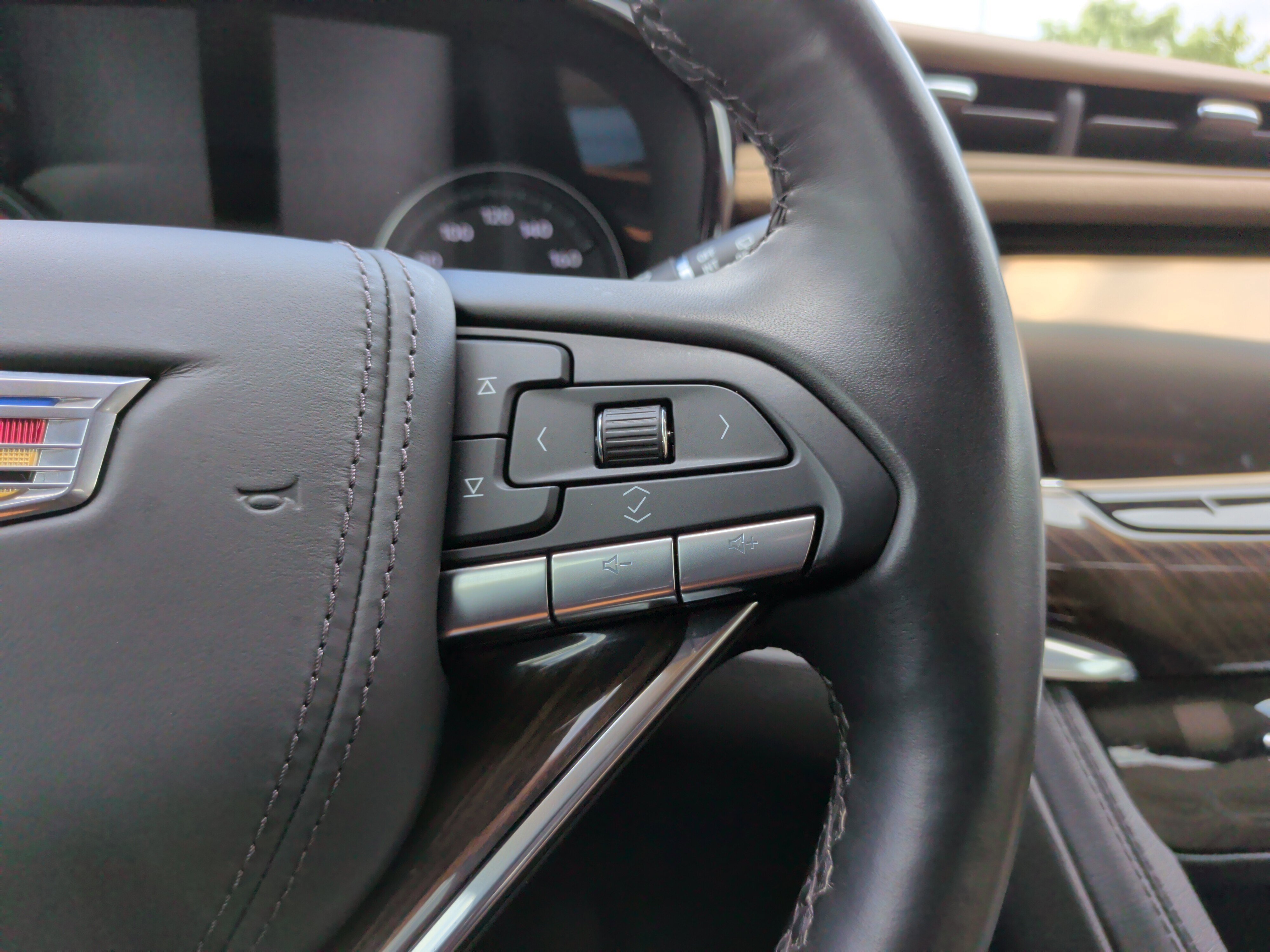 Used 2023 Cadillac XT6 Premium Luxury w/ Platinum Package FWD image 23