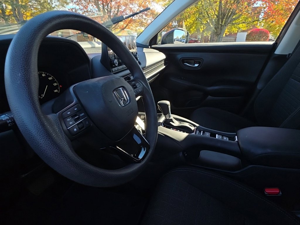 Used 2025 Honda HR-V LX image 22