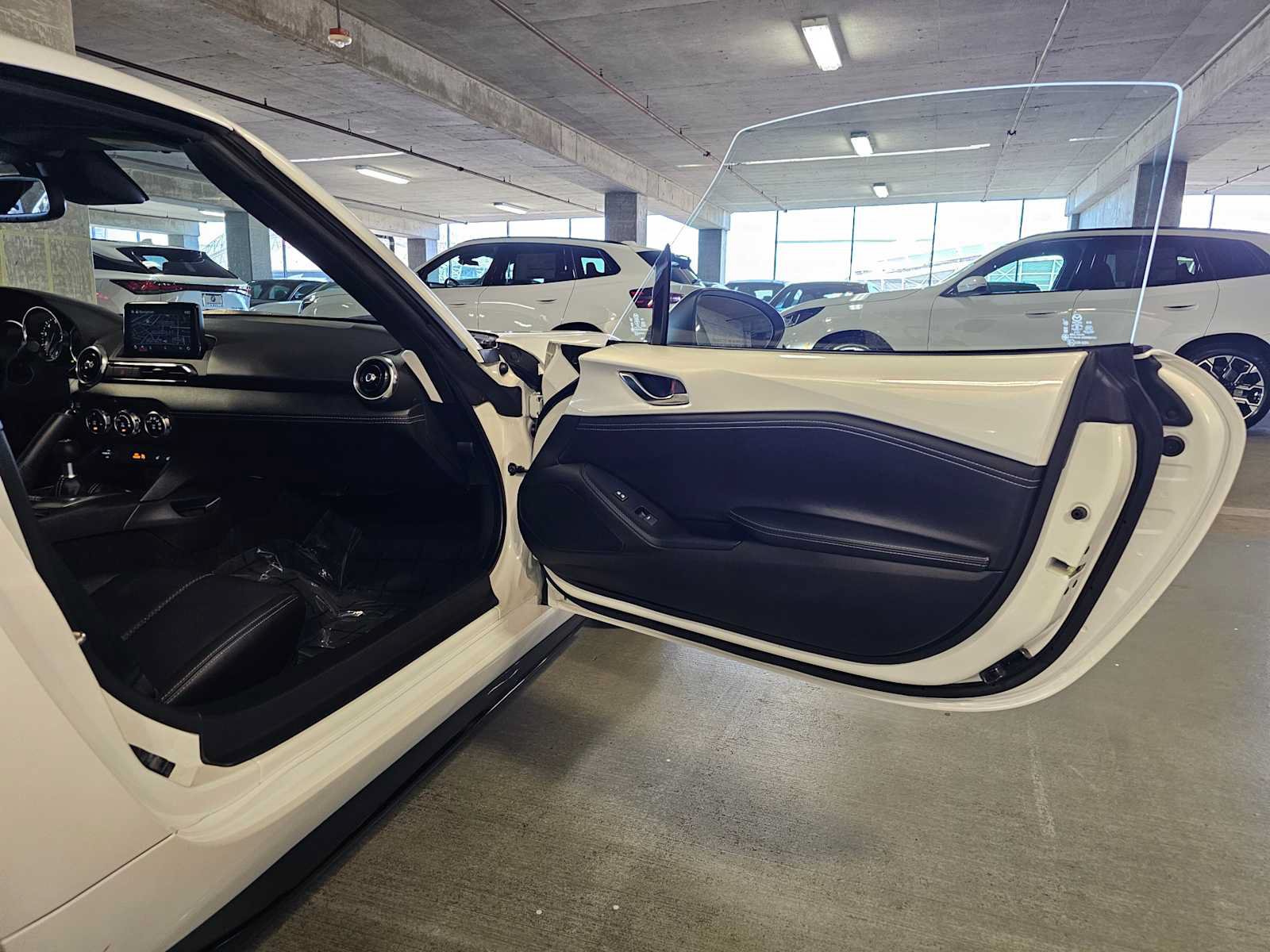 Used 2023 MAZDA MX-5 Miata Grand Touring w/ Appearance Package RWD image 27