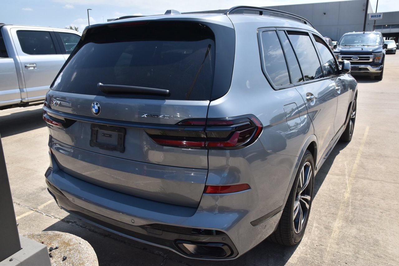 Used 2024 BMW X7 xDrive40i w/ M Sport Package AWD/4WD image 7