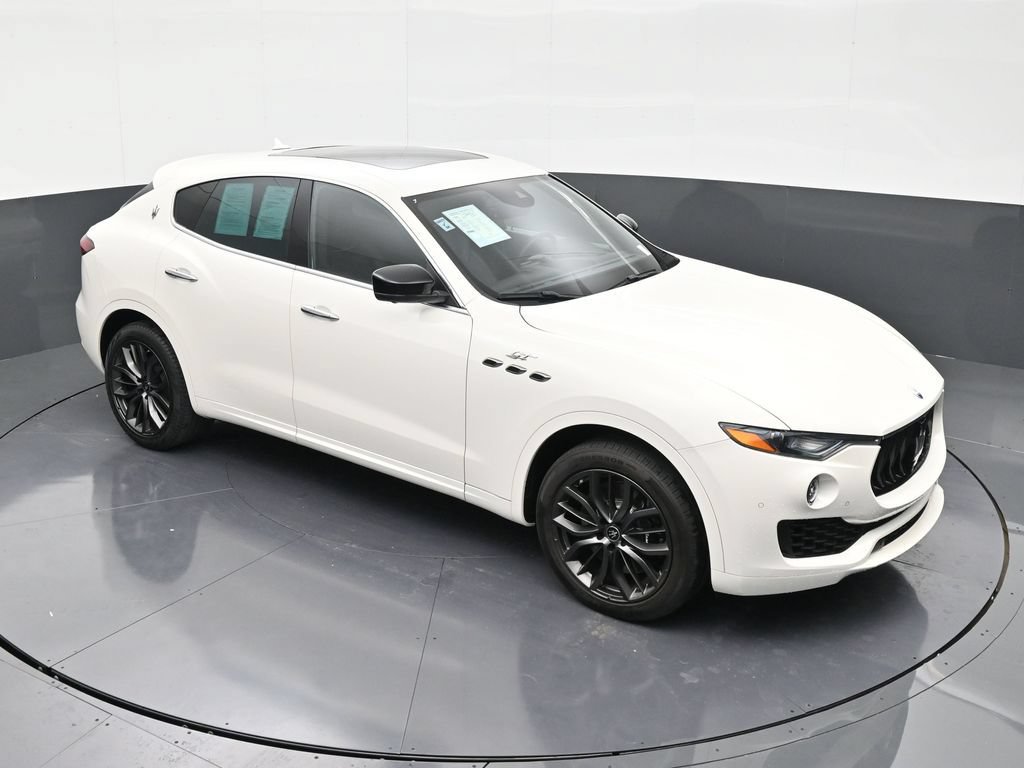 Used 2024 Maserati Levante GT Ultima AWD/4WD image 16