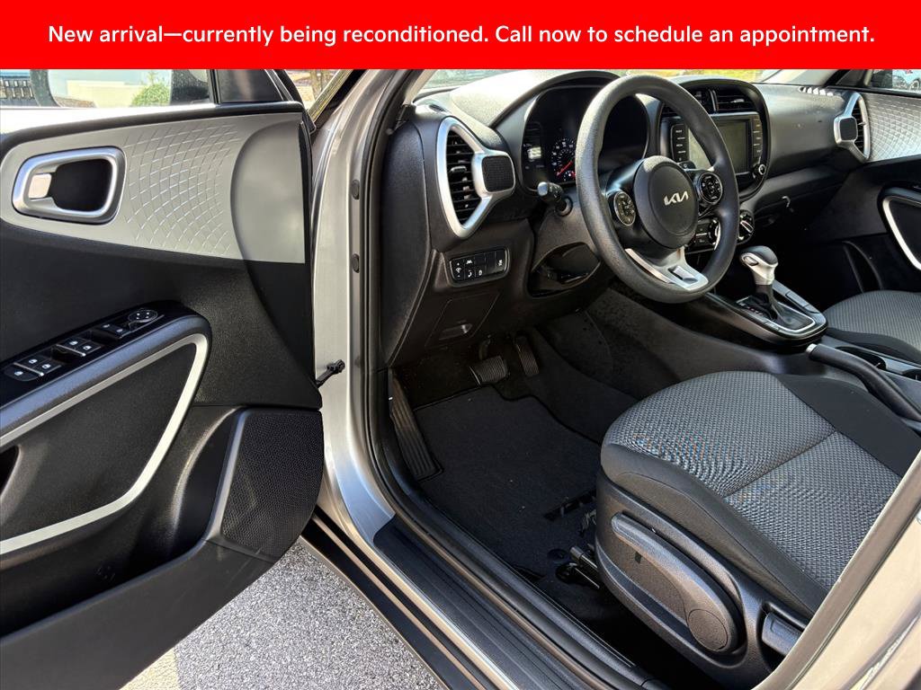 Certified 2022 Kia Soul LX w/ Technology Package FWD image 14