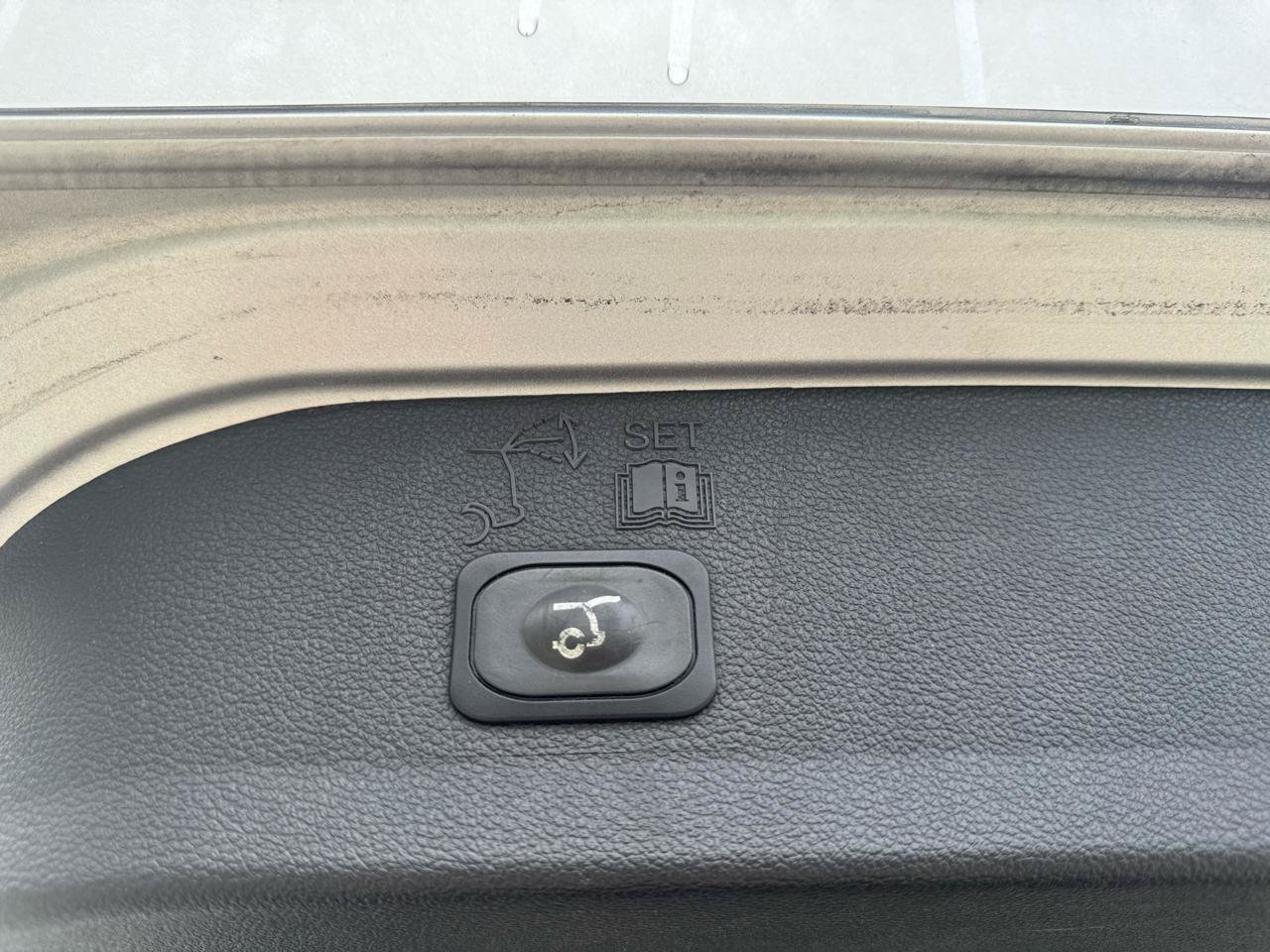 Used 2017 Ford Escape SE w/ Equipment Group 201A FWD image 56