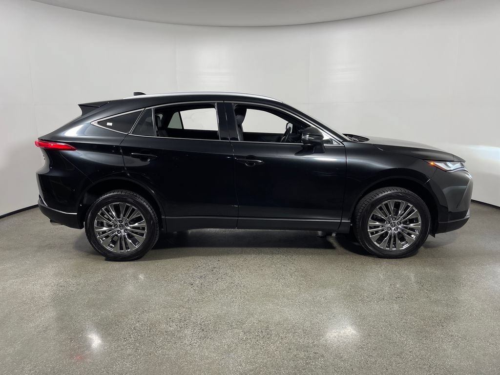 Certified 2022 Toyota Venza Limited AWD/4WD image 2