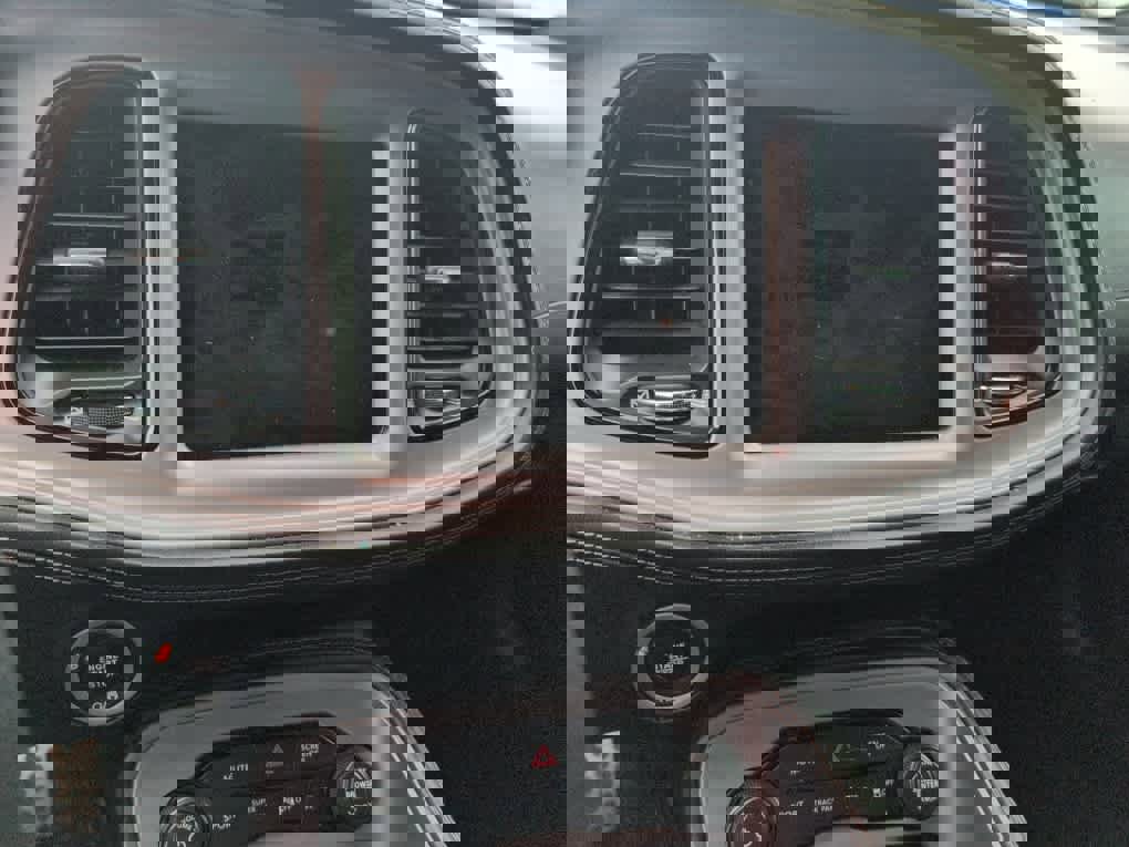 Used 2023 Dodge Challenger GT w/ Plus Package image 9