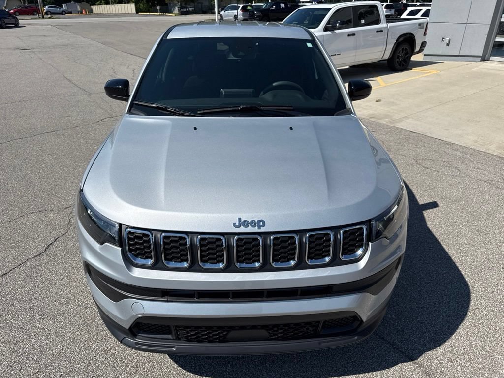 Used 2025 Jeep Compass Sport AWD/4WD image 10