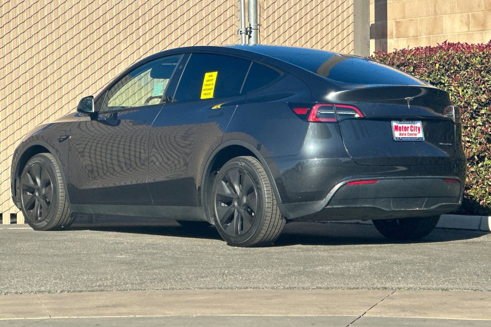 Used 2025 Tesla Model Y Long Range image 6