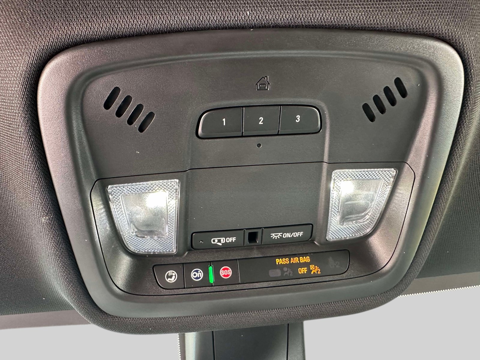 Used 2023 Chevrolet Traverse LT AWD/4WD image 36