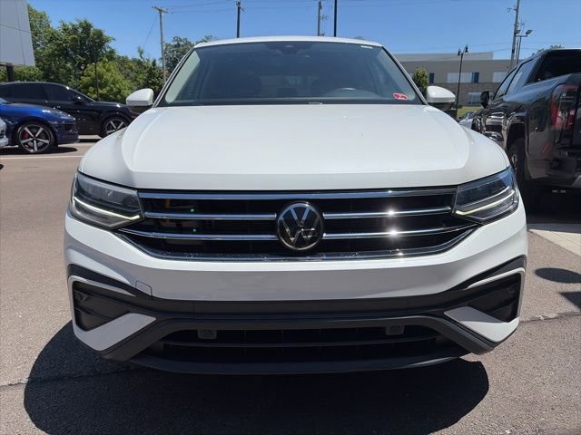 Certified 2023 Volkswagen Tiguan SE w/ Panoramic Sunroof Package AWD/4WD image 5