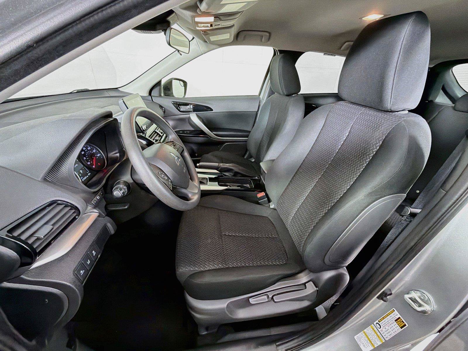 Used 2024 Mitsubishi Eclipse Cross LE AWD/4WD image 2