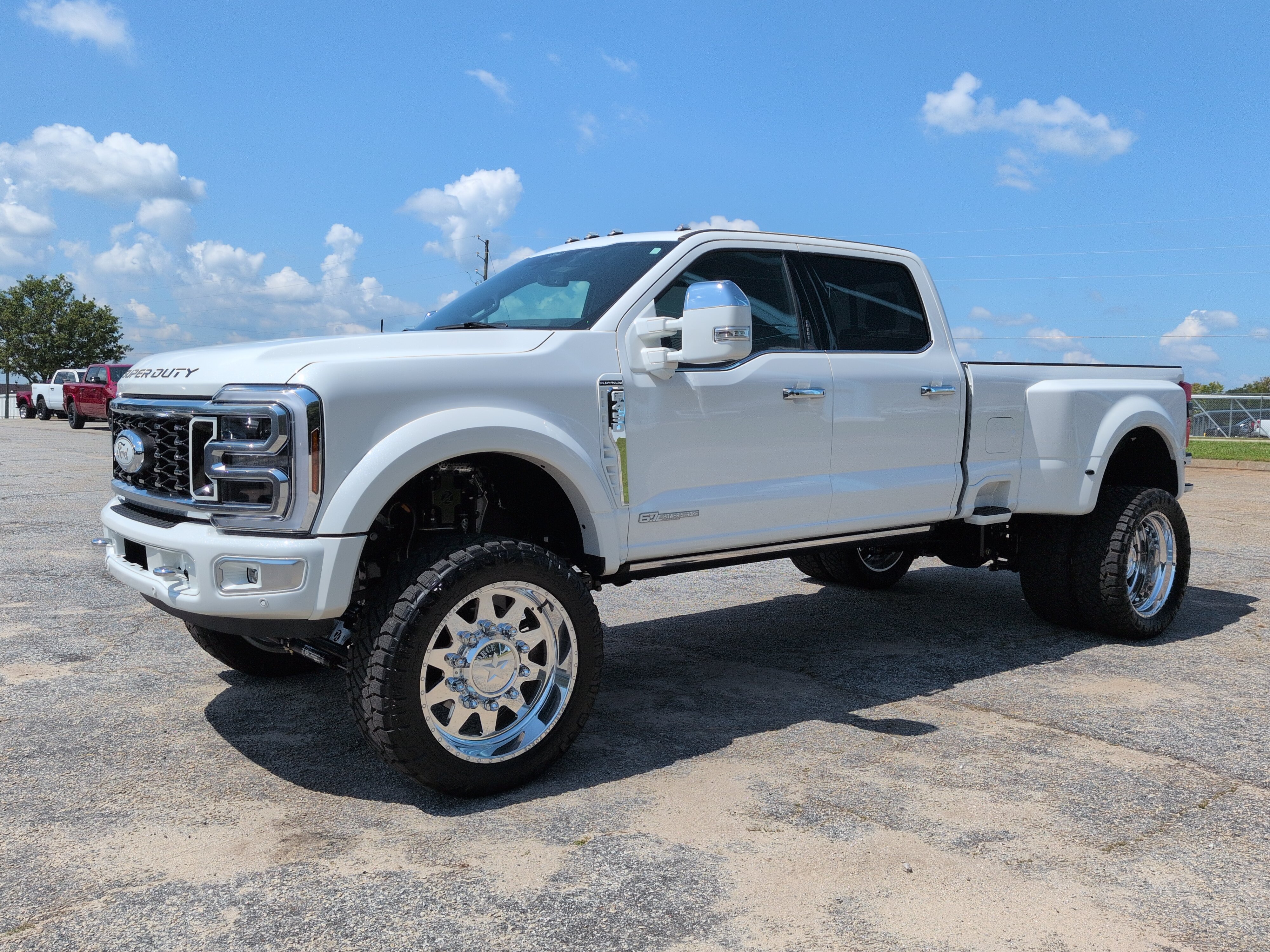 Used 2024 Ford F450 Platinum w/ FX4 Off-Road Package AWD/4WD image 6