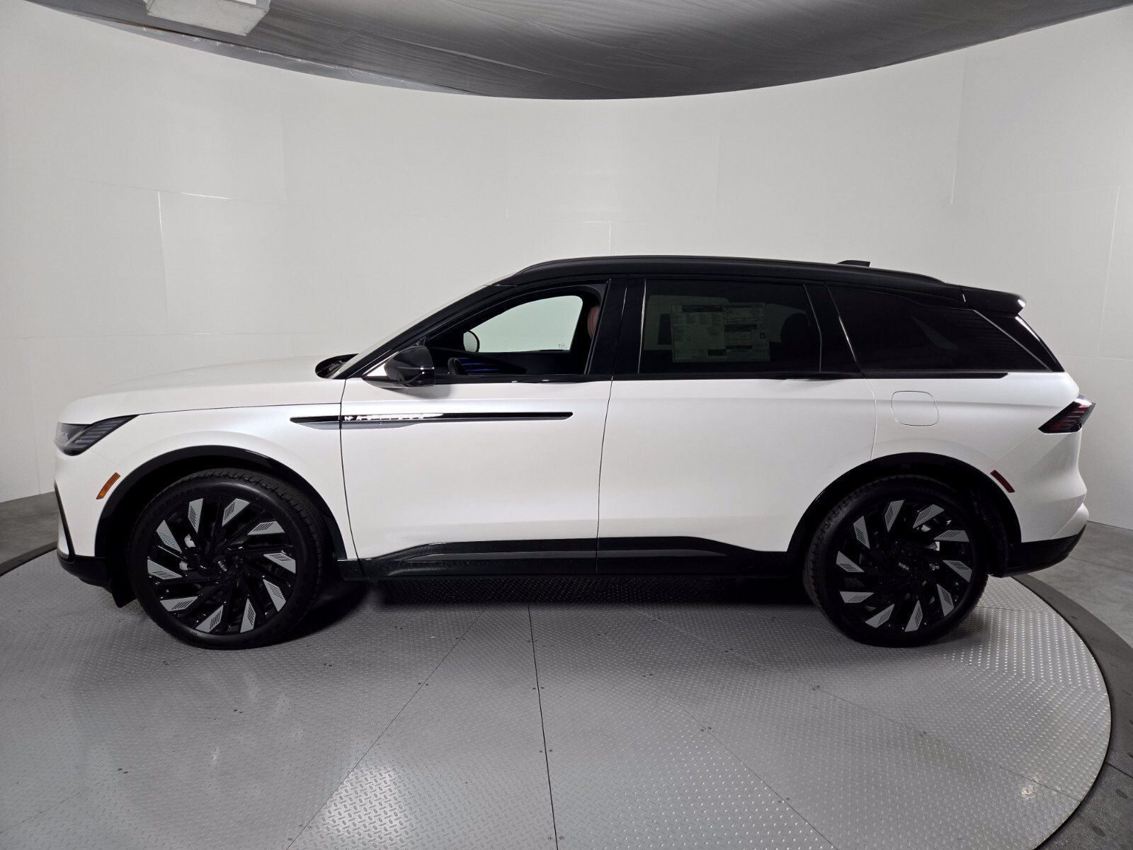 New 2026 Lincoln Nautilus Reserve AWD/4WD image 8