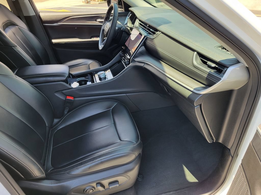 Used 2023 Jeep Grand Cherokee Limited RWD image 17