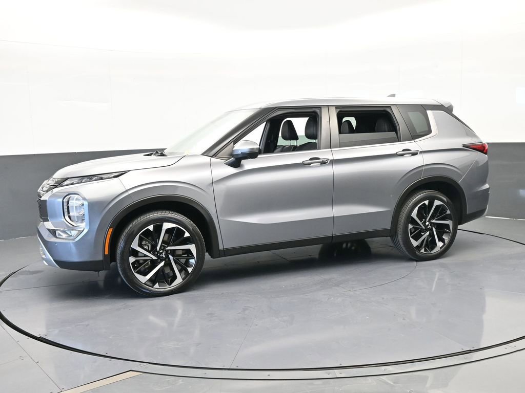 Used 2022 Mitsubishi Outlander SE video 2