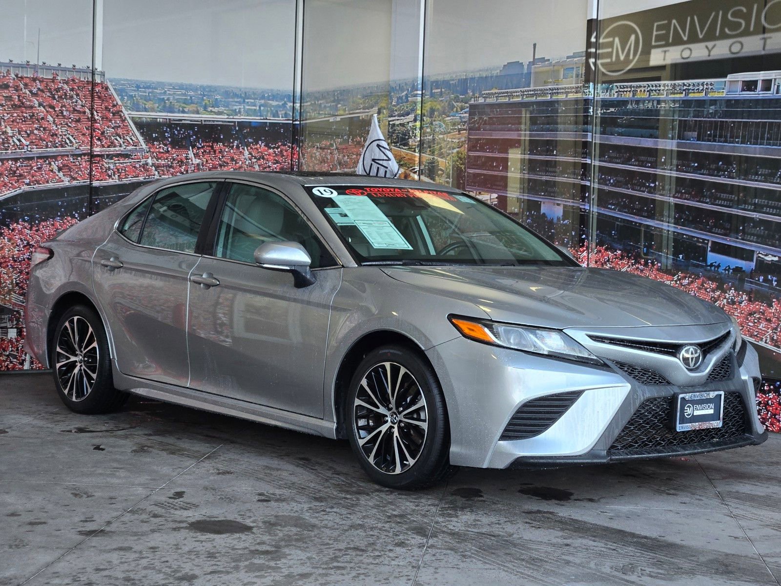 Used 2019 Toyota Camry SE w/ Audio Package image 1