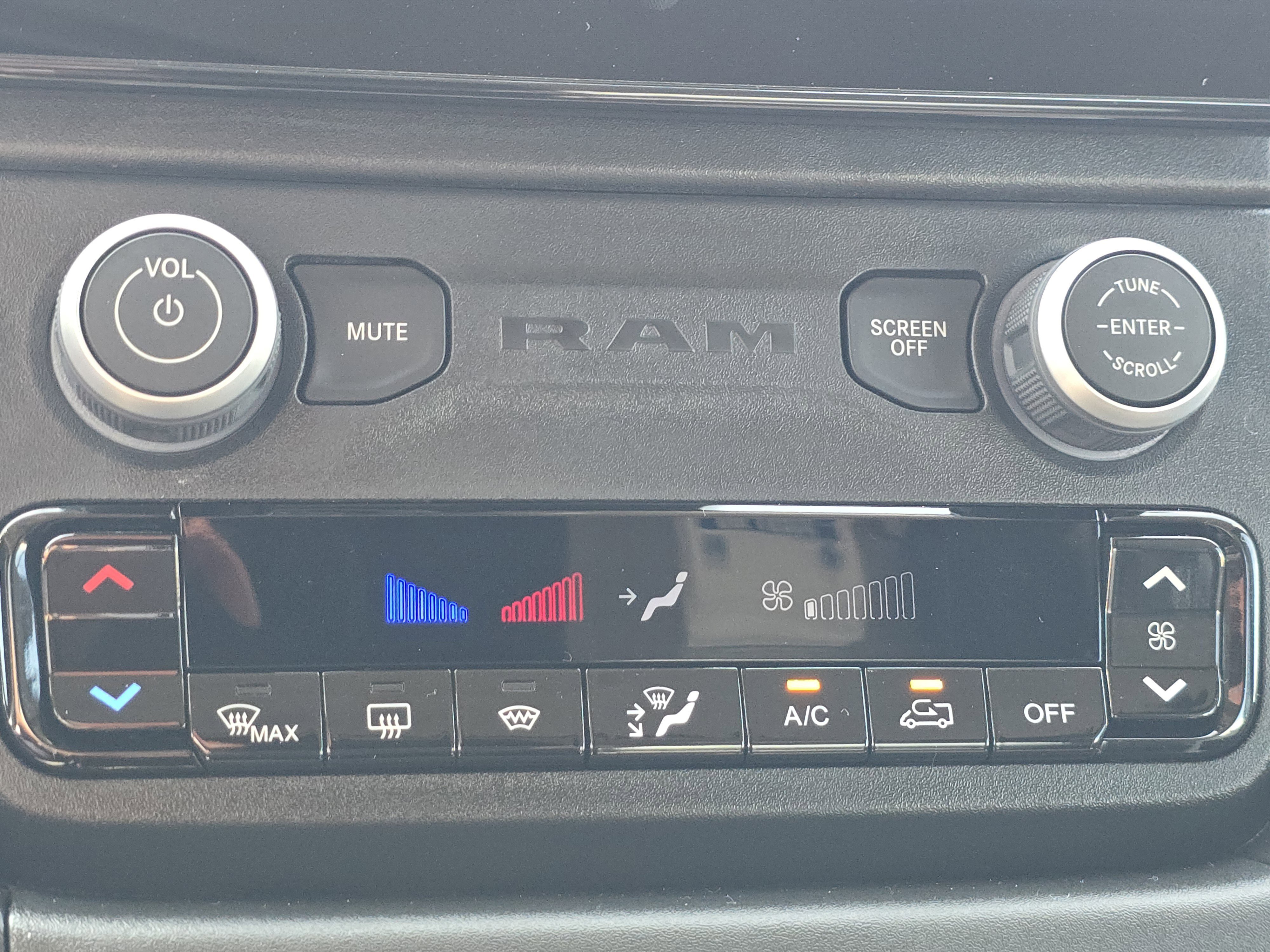 Used 2024 RAM ProMaster 3500 w/ Delivery Van Package image 11