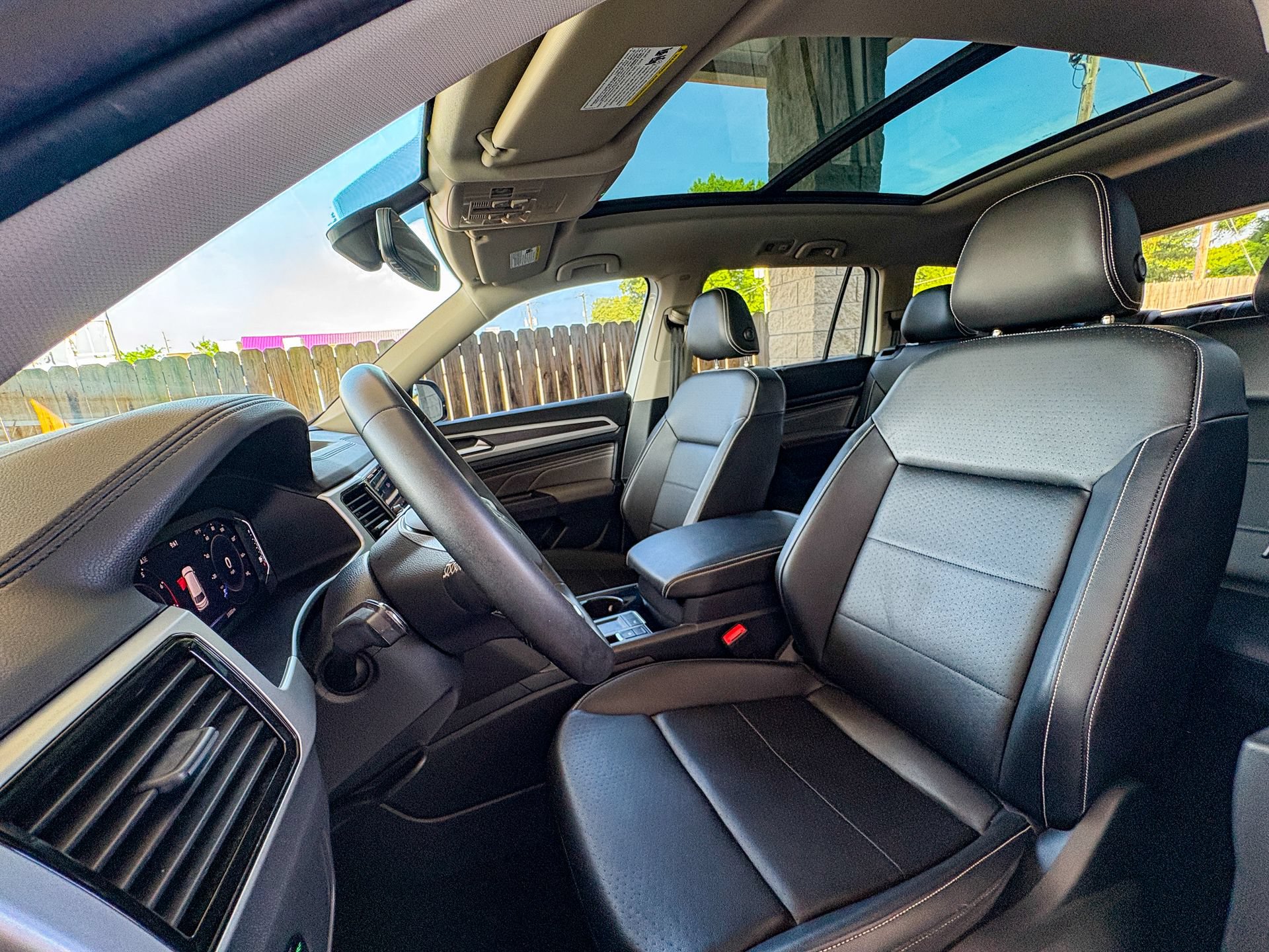 Used 2023 Volkswagen Atlas SE w/ Panoramic Sunroof Package FWD image 24