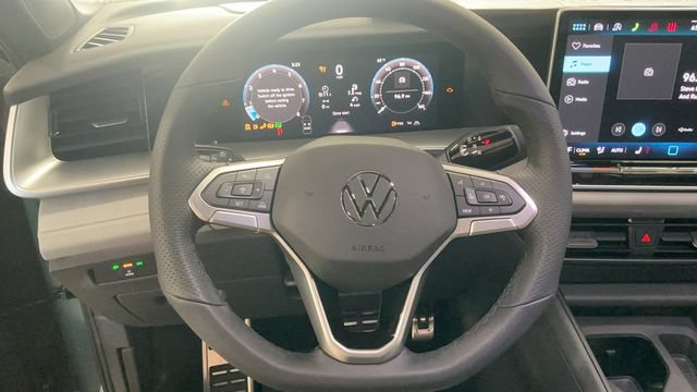 New 2026 Volkswagen Tiguan SE R-Line AWD/4WD image 16