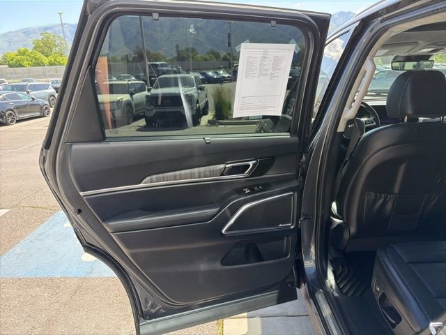 Used 2024 Kia Telluride SX Prestige w/ Towing Package AWD/4WD image 21