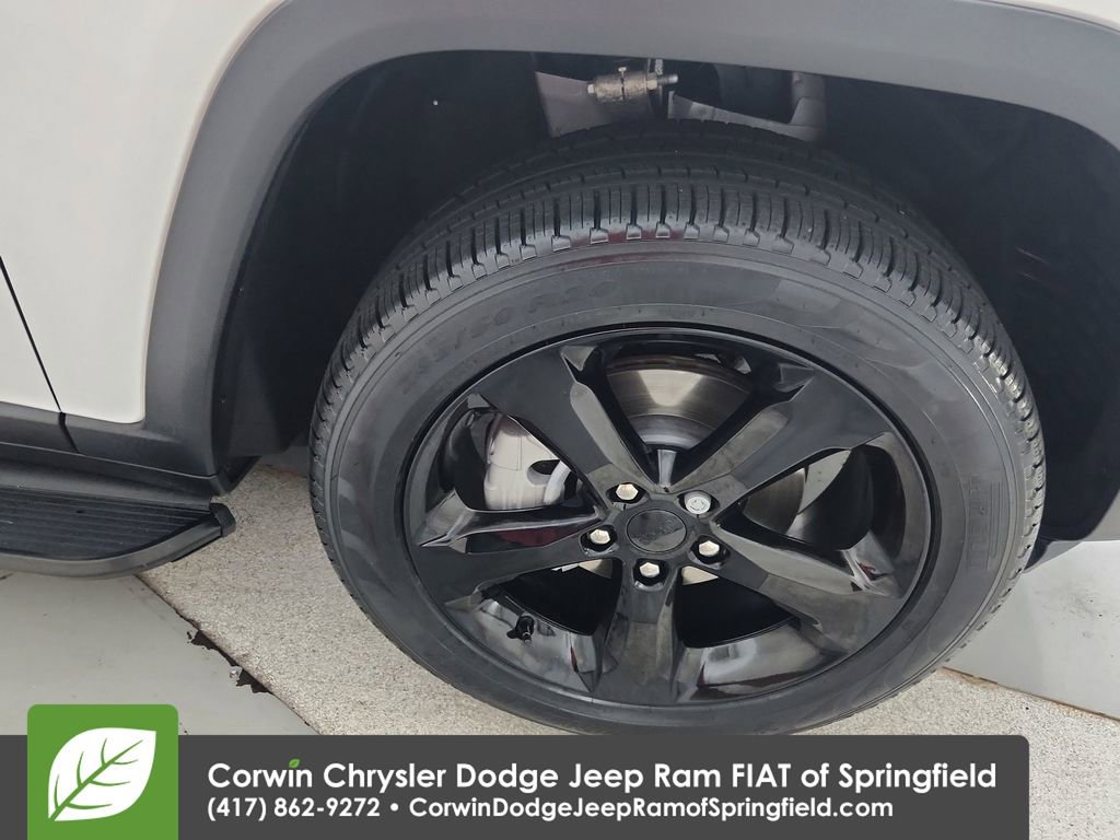 Certified 2025 Jeep Grand Cherokee Limited w/ Black Appearance Package AWD/4WD image 34