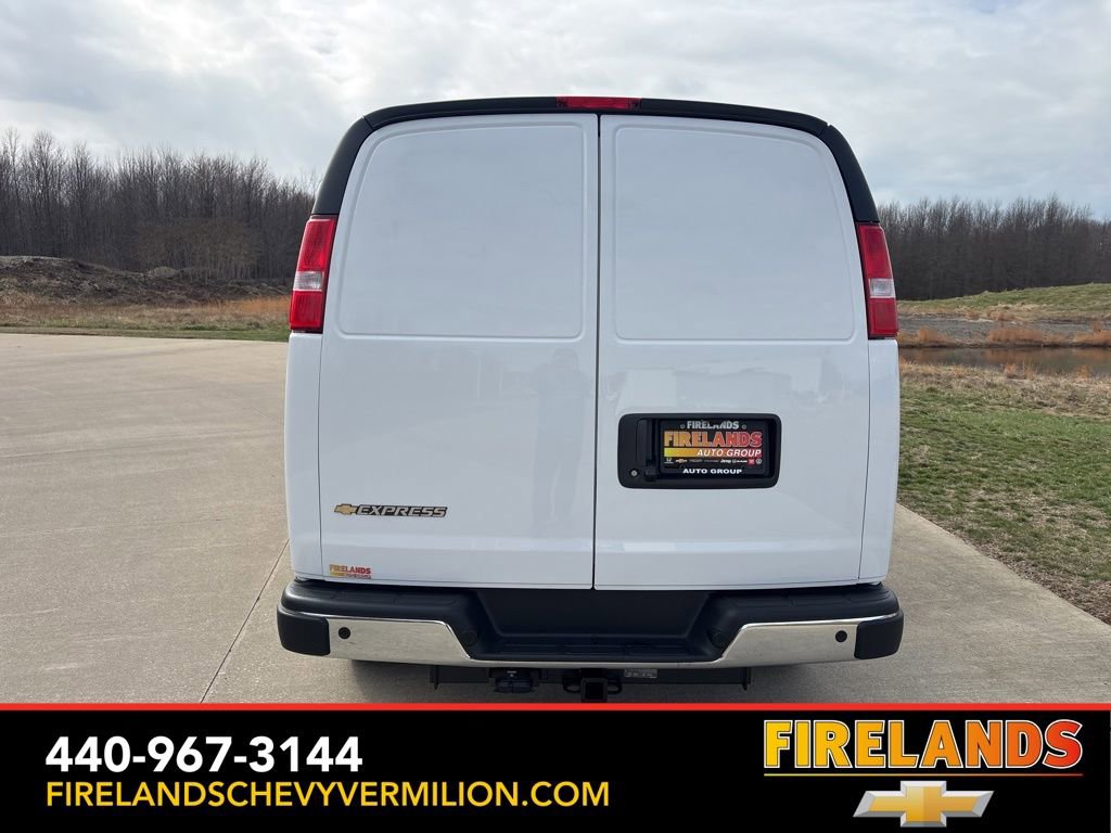 New 2026 Chevrolet Express 3500 RWD image 8