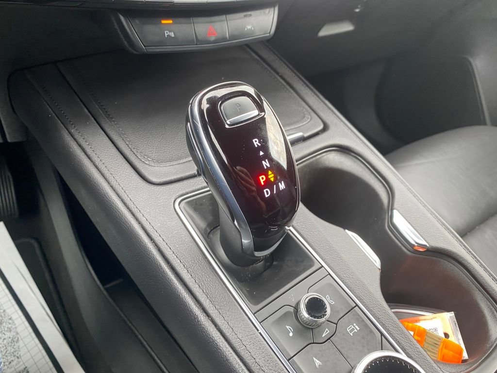 Used 2024 Cadillac XT4 Premium Luxury image 17