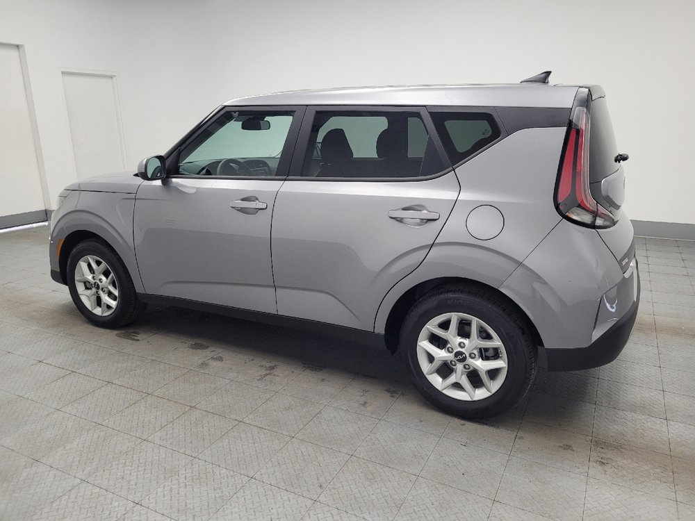 Used 2025 Kia Soul LX image 3