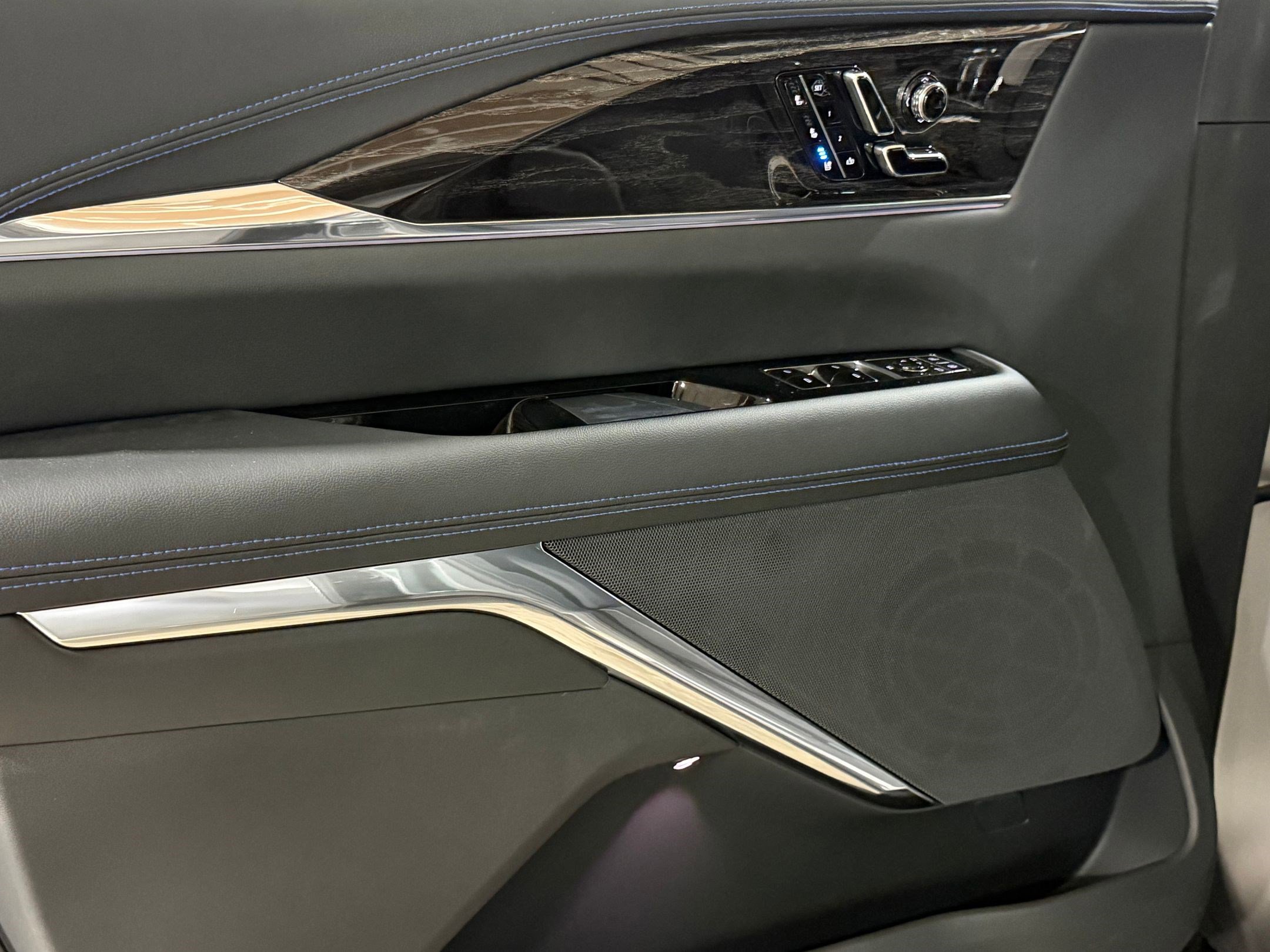New 2026 Cadillac Escalade IQ Luxury 1 AWD/4WD image 11
