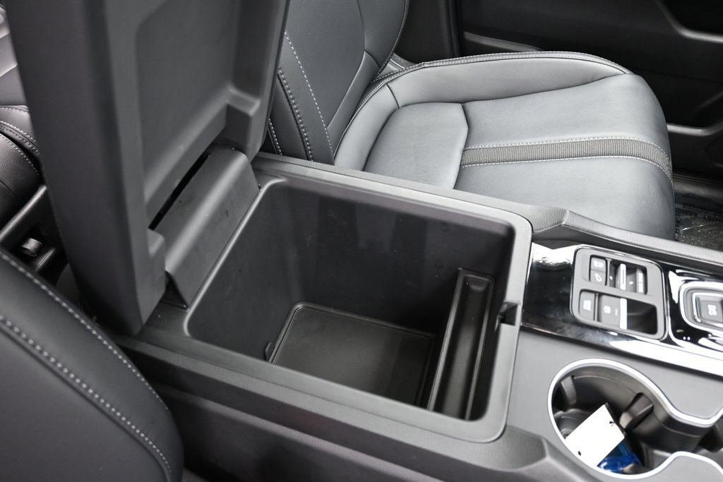 Certified 2025 Honda Pilot Touring image 41