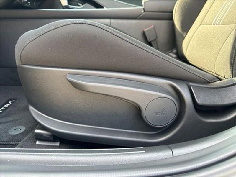 Used 2025 Hyundai Elantra SEL image 15