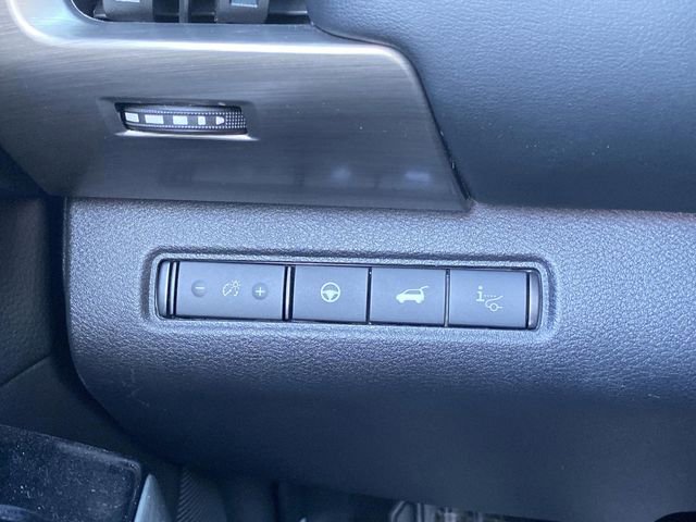 Used 2024 Nissan Pathfinder Platinum image 27