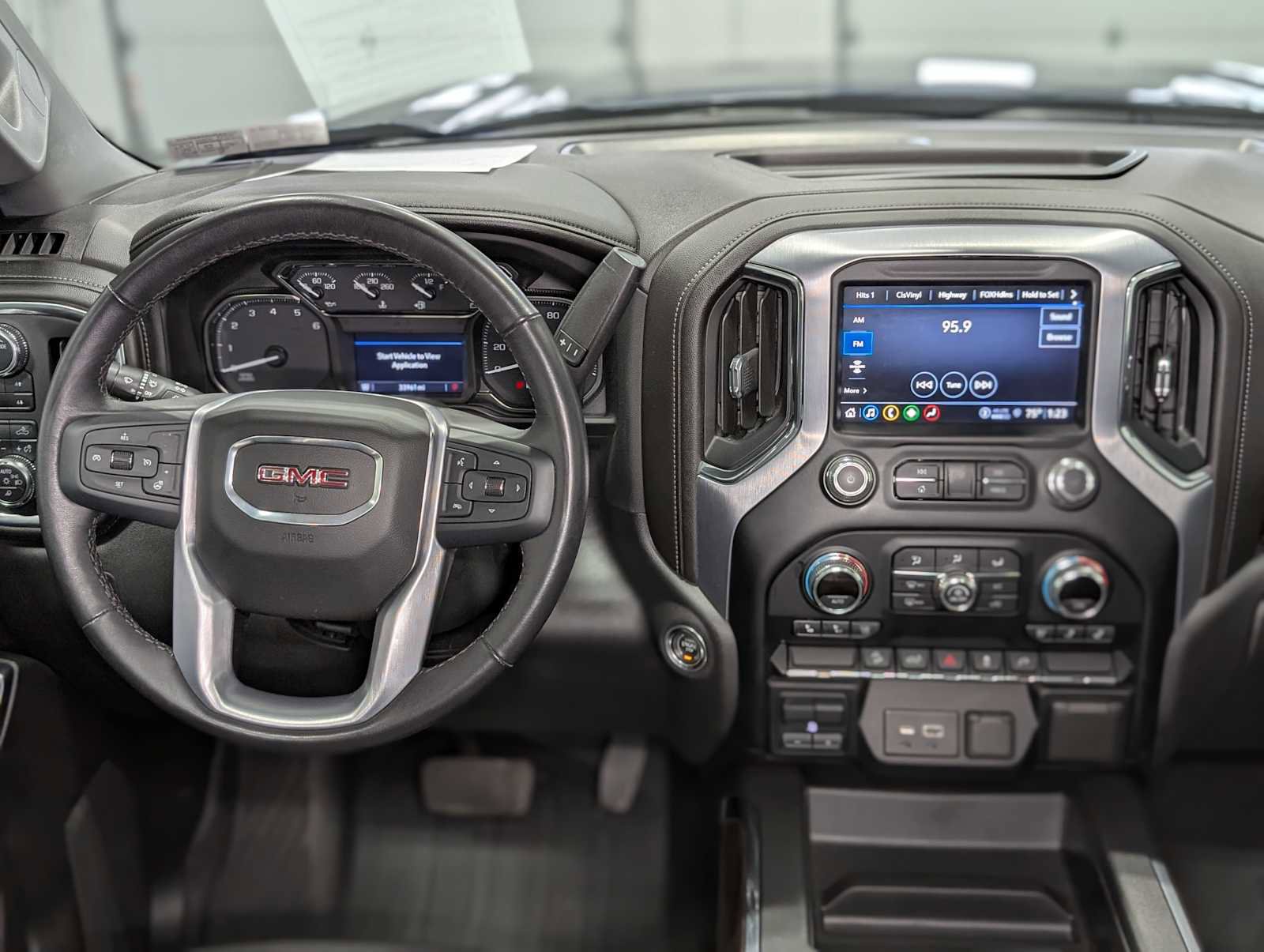 Certified 2022 GMC Sierra 1500 SLT w/ SLT Premium Package AWD/4WD image 5