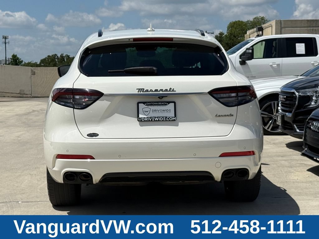 Used 2022 Maserati Levante GT AWD/4WD image 7