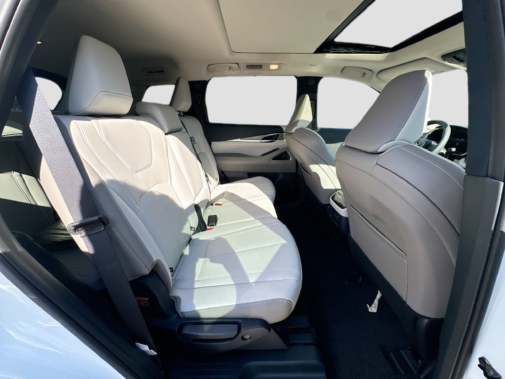 Used 2027 INFINITI QX60 Luxe w/ Cargo Package FWD image 31