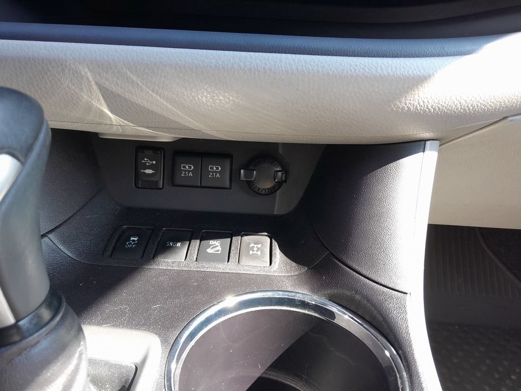Used 2018 Toyota Highlander XLE AWD/4WD image 28