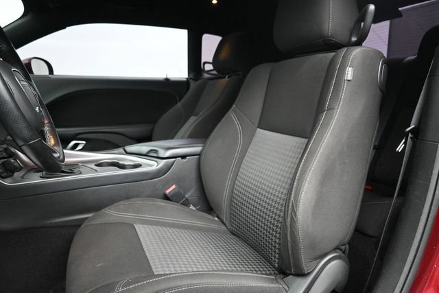 Used 2022 Dodge Challenger SXT RWD image 13