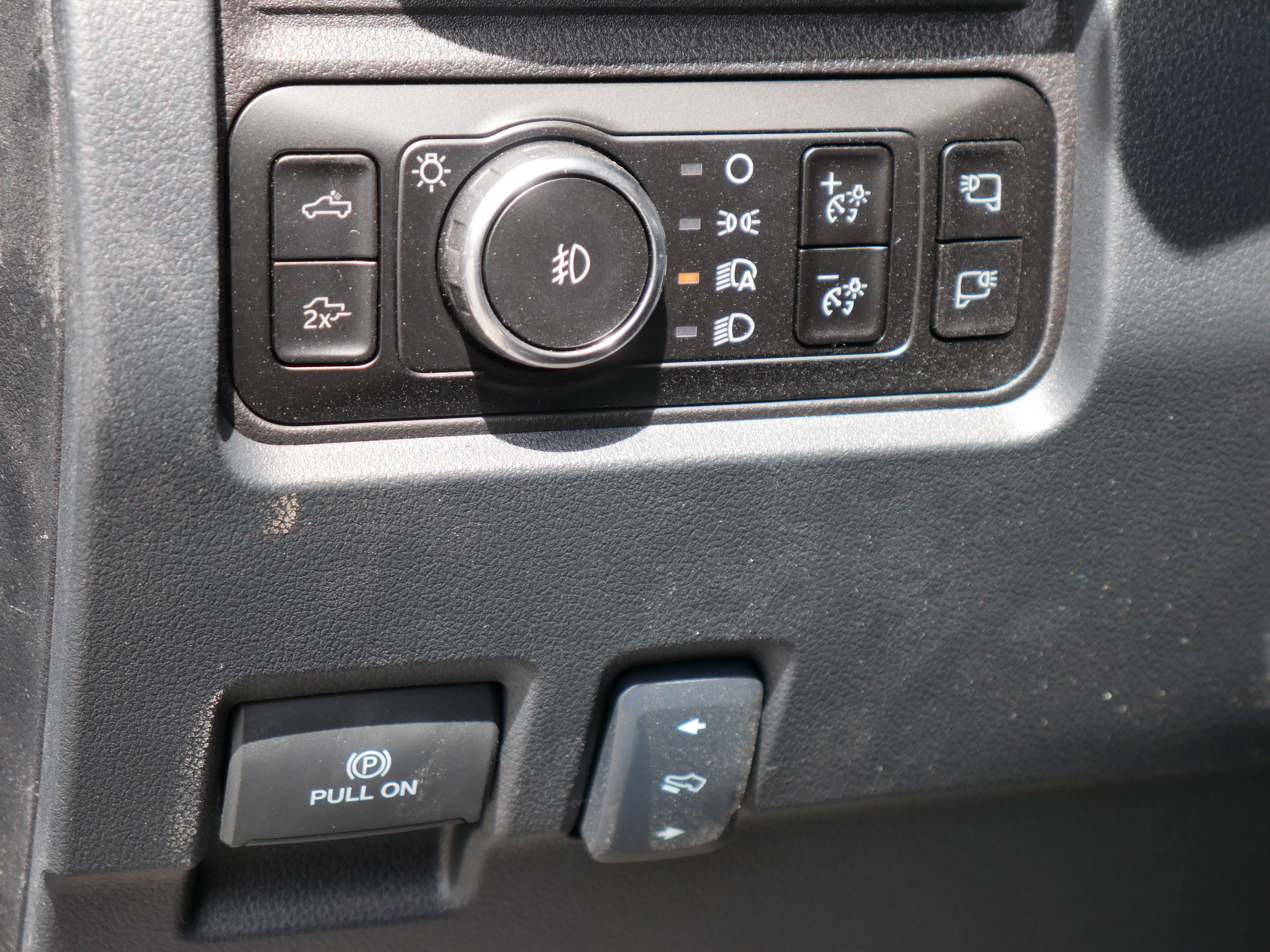 New 2025 Ford F250 Lariat w/ Lariat Ultimate Package image 6