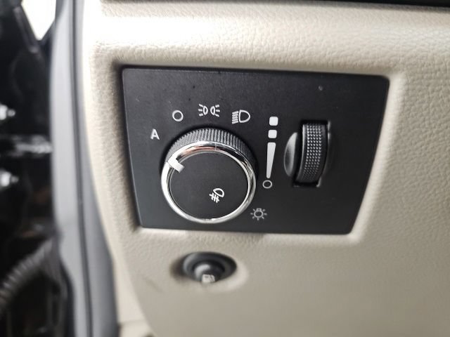 Used 2011 Jeep Grand Cherokee Laredo AWD/4WD image 17