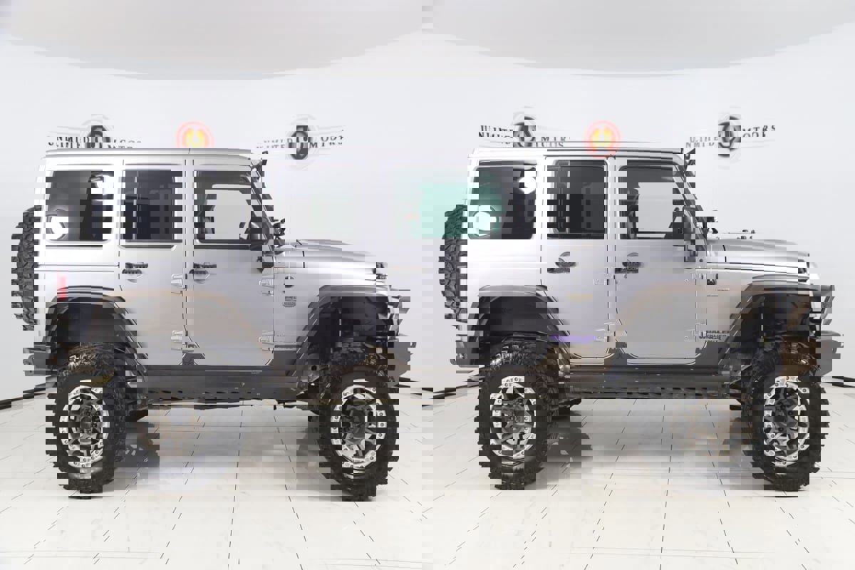 Used 2016 Jeep Wrangler Unlimited Sahara image 2